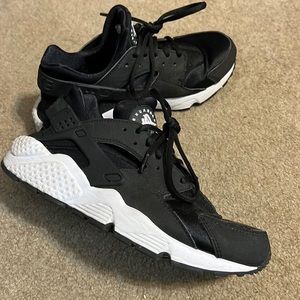 Nike air huarache, black, size 8